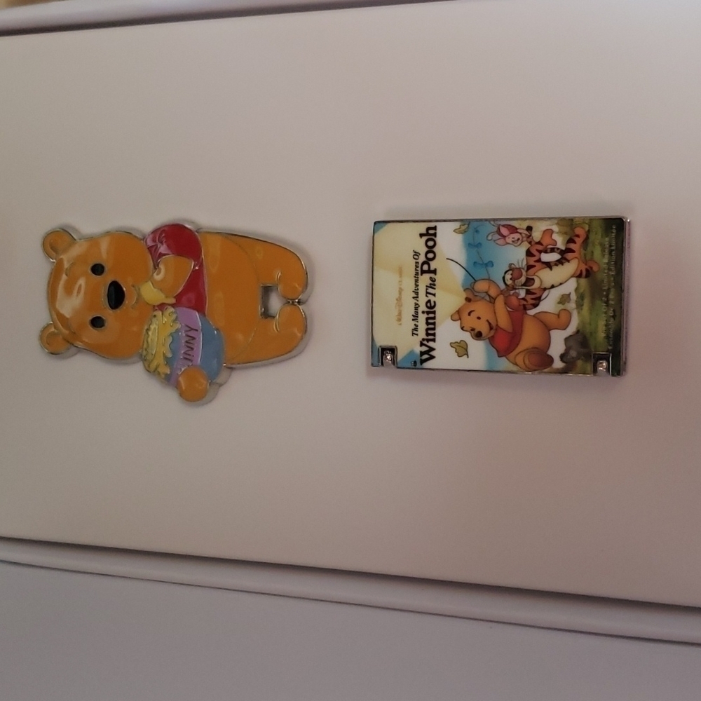 𝅺disney Winnie the Pooh VHS Pin Set – Limited Release NWOT
